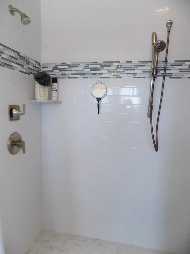 Modern Downtown 4 BR Gem | Photo 24