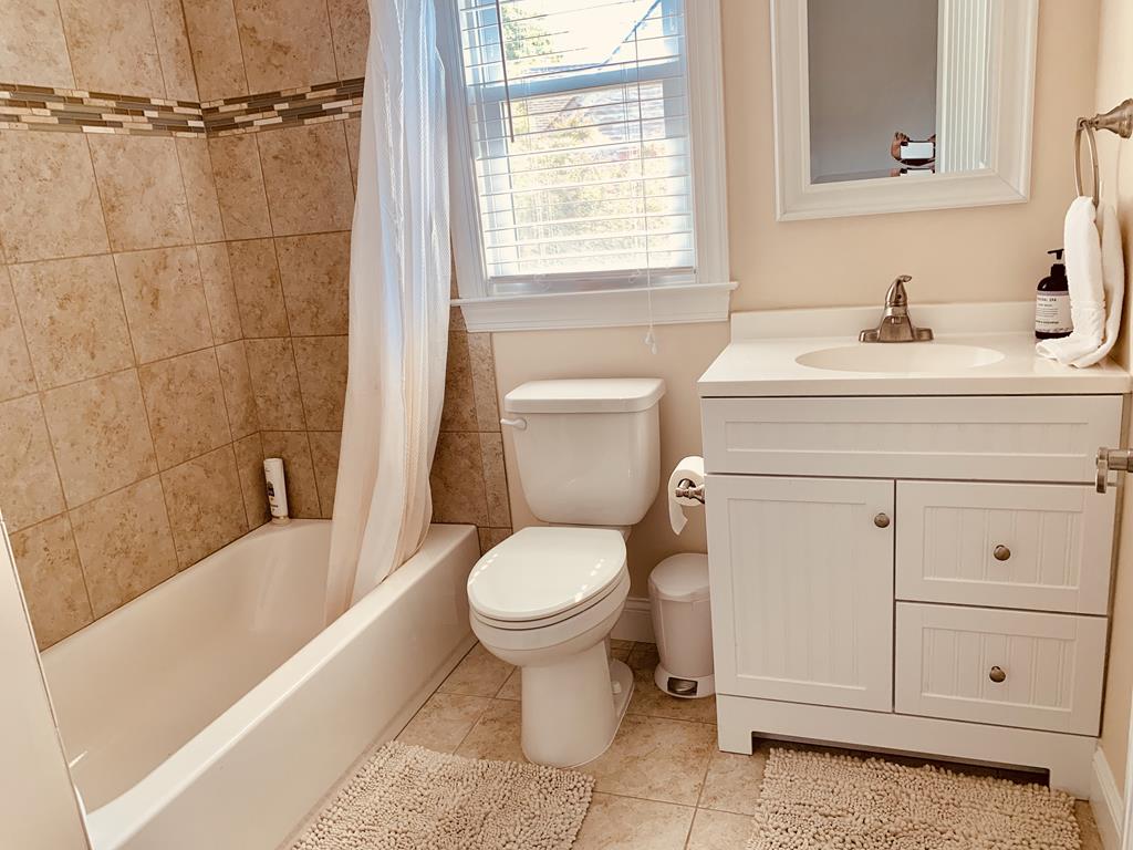 Modern Downtown 4 BR Gem | Photo 29