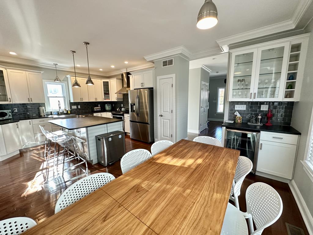 Modern Downtown 4 BR Gem - Jersey Cape Realty