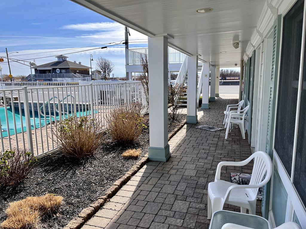 Broadway Beach Unit 3 | Photo 16