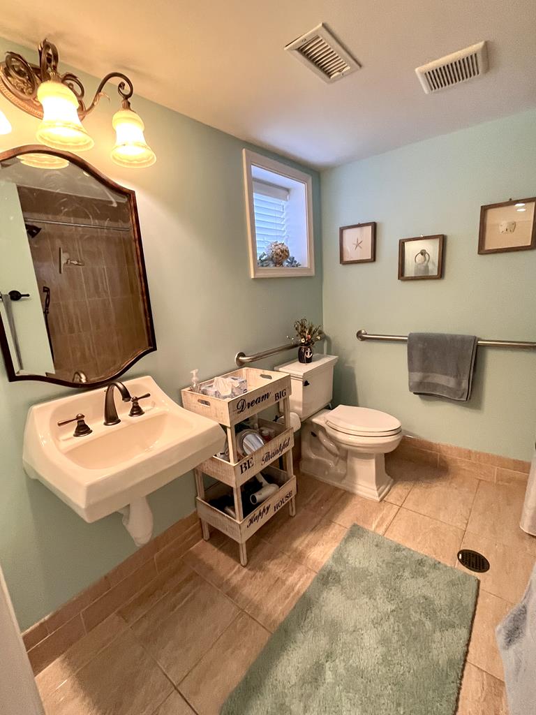 Broadway Beach Unit 3 | Photo 11