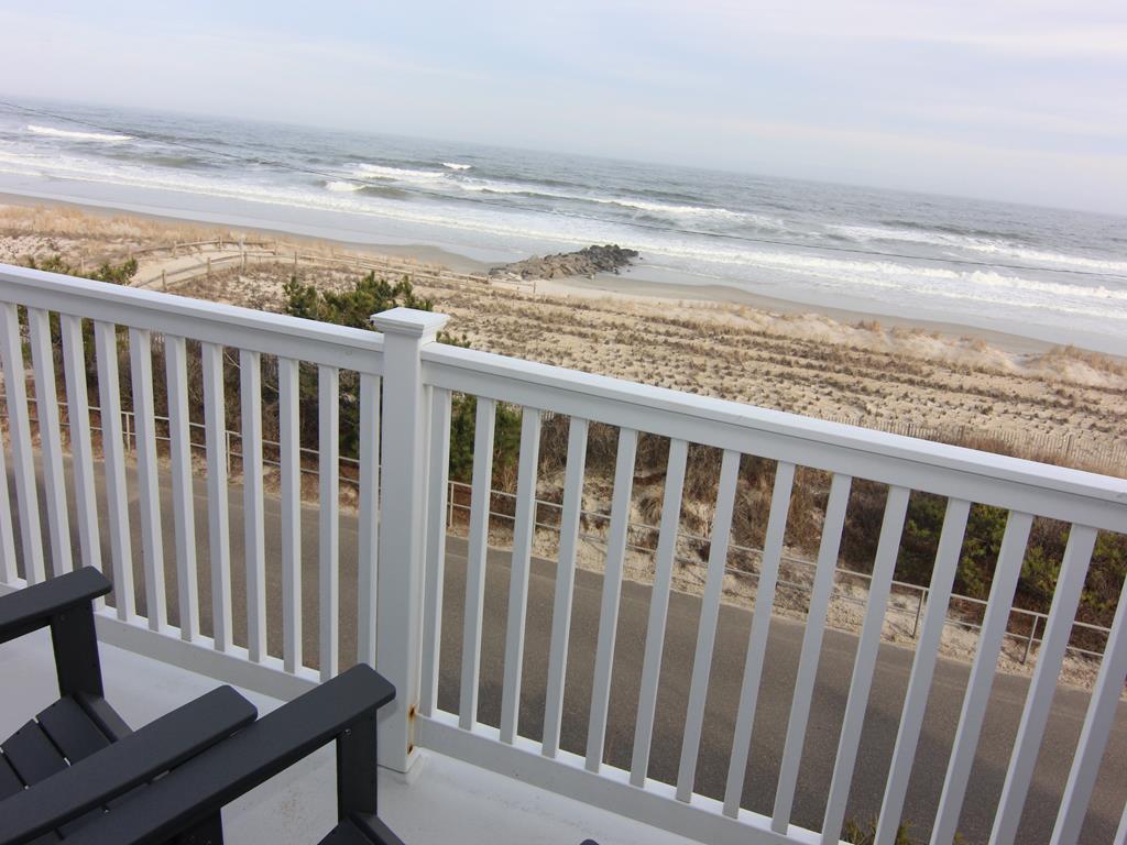 18 33rd Street, Sea Isle City (Beach Front)