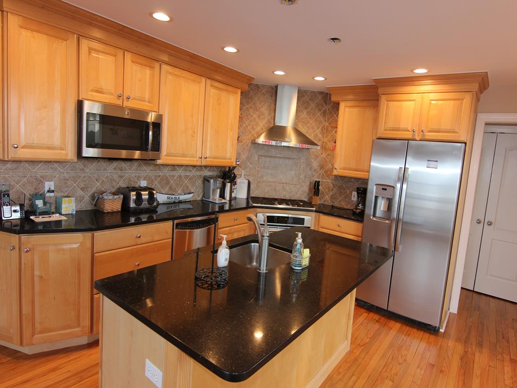 18 33rd Street, Sea Isle City (Beach Front)