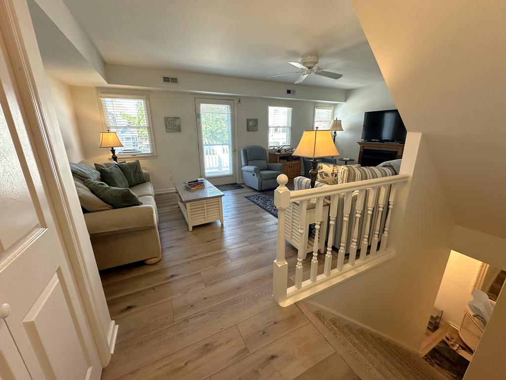 933 Columbia Avenue, Unit B3 - Columbia Gardens | Photo 10