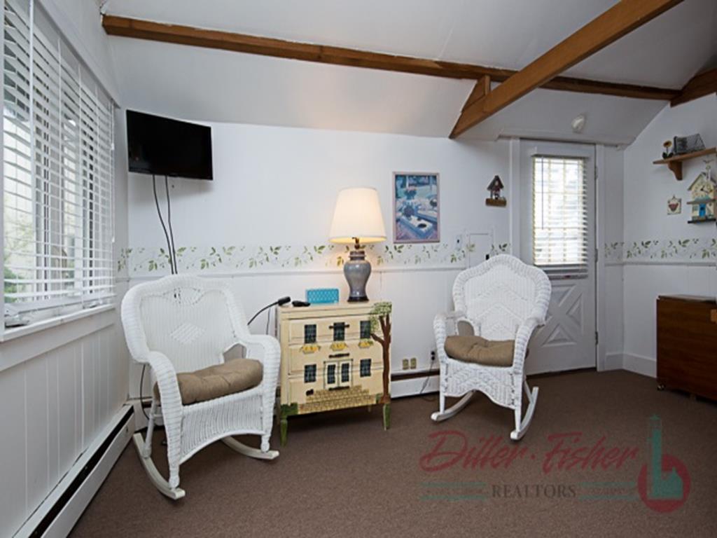 4 Linden Lane, Stone Harbor (Center) - Picture 2