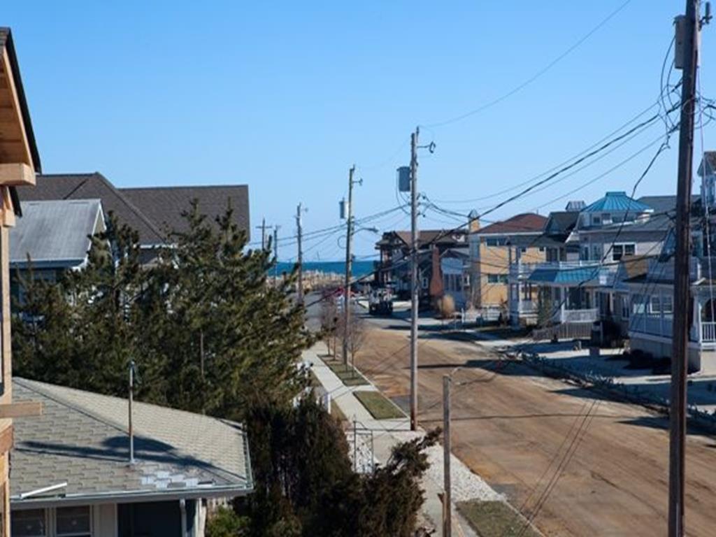 8330 Second Avenue, Stone Harbor (2 Blocks to Beach)