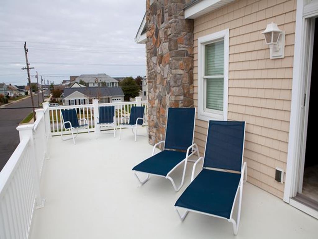 8330 Second Avenue, Stone Harbor (2 Blocks to Beach)
