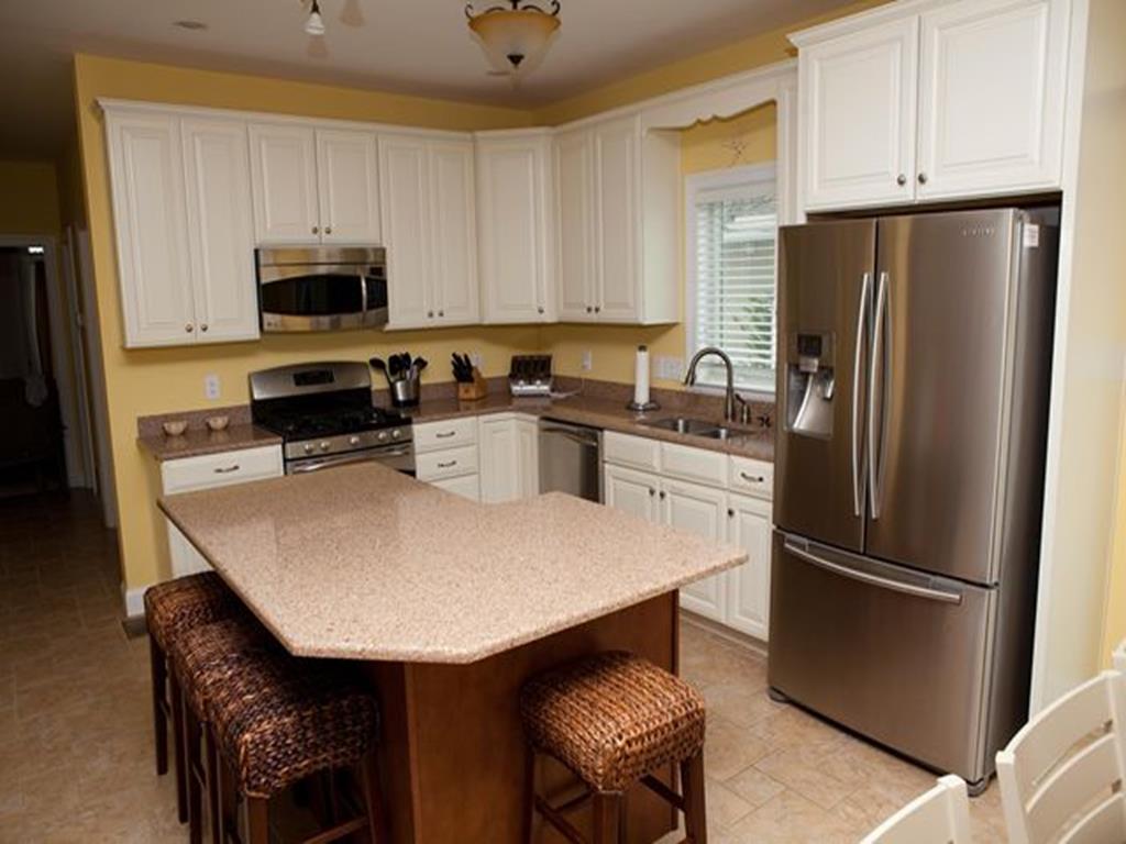 8330 Second Avenue, Stone Harbor (2 Blocks to Beach)