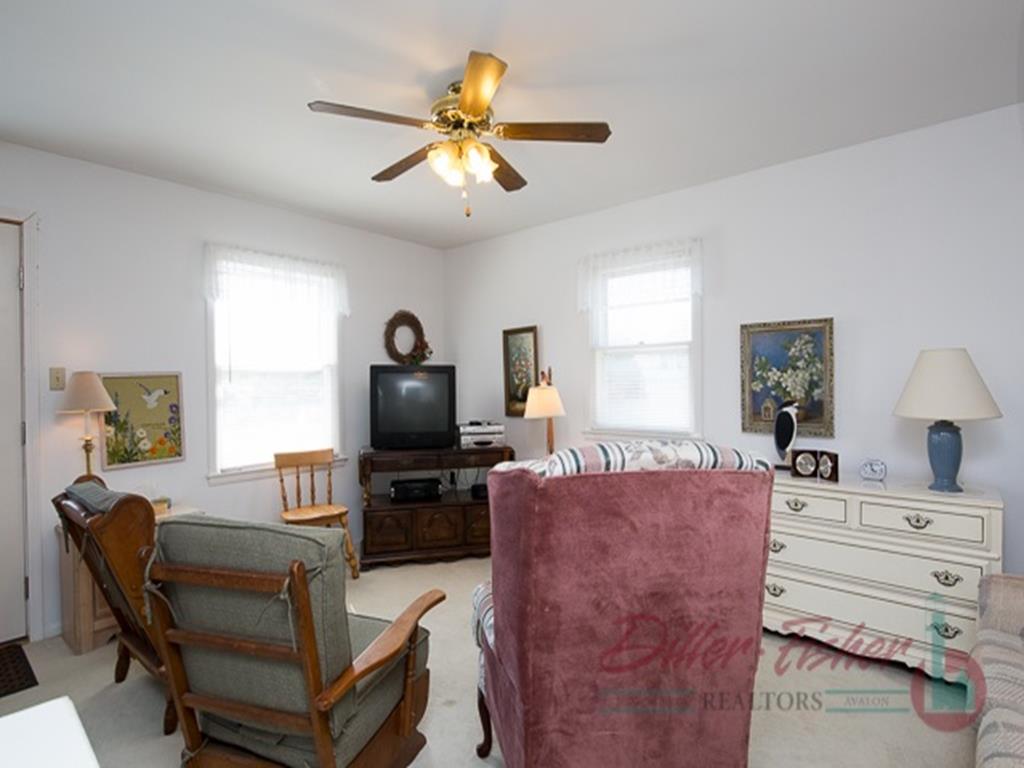 218 102nd Street, Stone Harbor (Center)