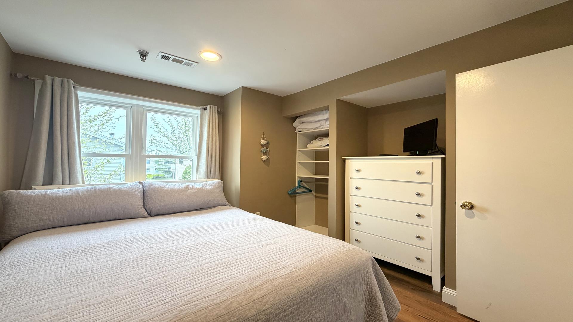 150 96th Street, Stone Harbor (Center)