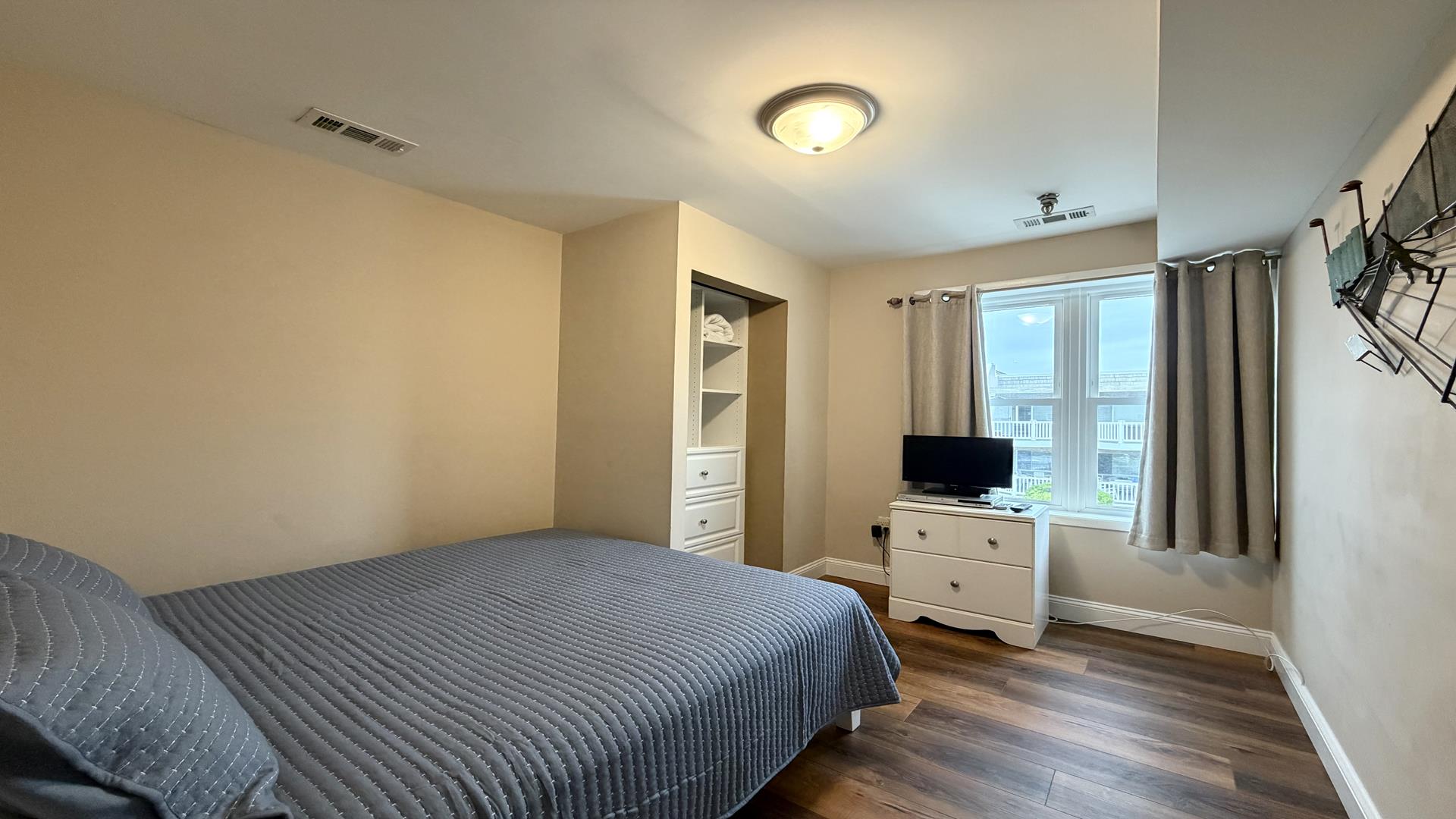 150 96th Street, Stone Harbor (Center)