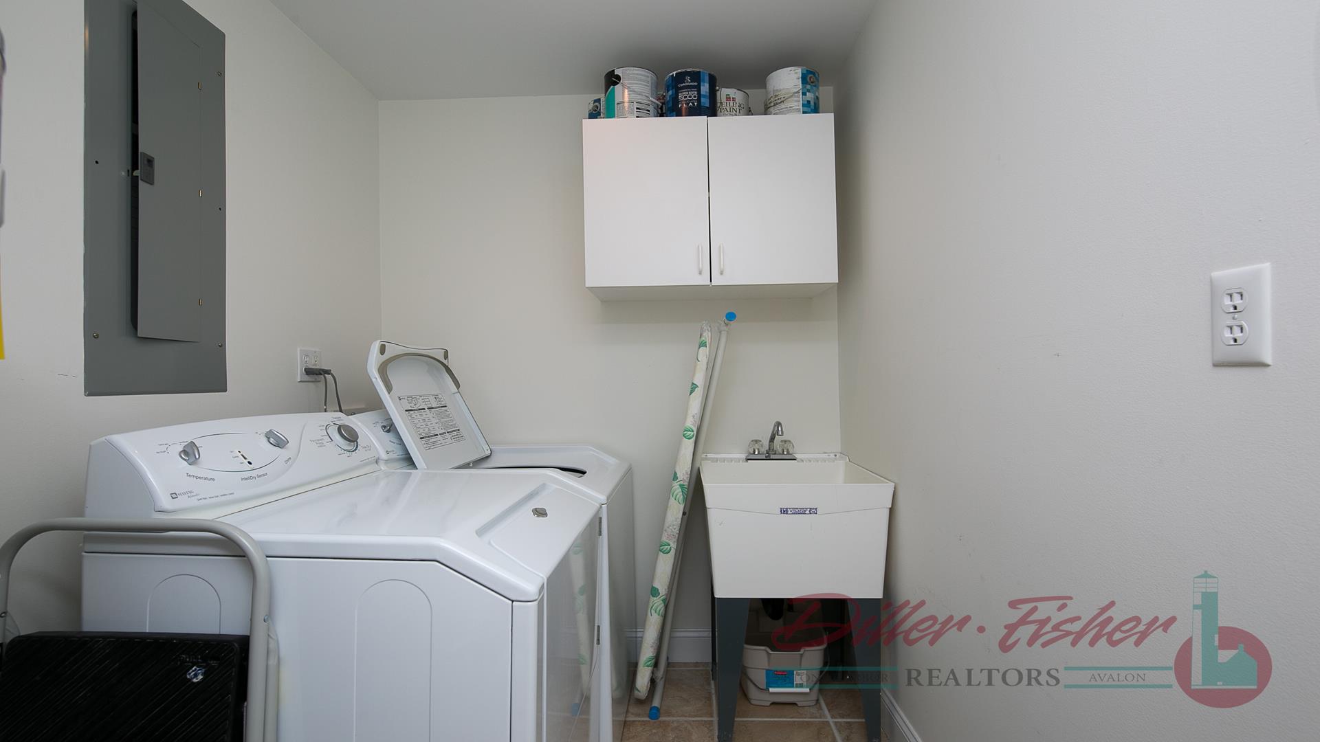 205 94th Street, Stone Harbor (Mid-Island)