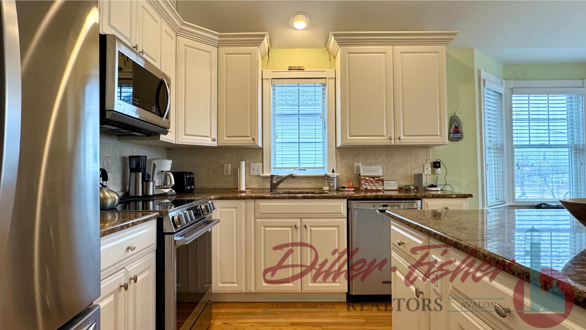 205 94th Street, Stone Harbor (Mid-Island)