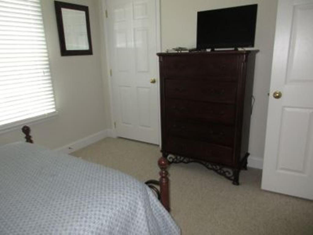 7601 Landis Avenue - Picture 