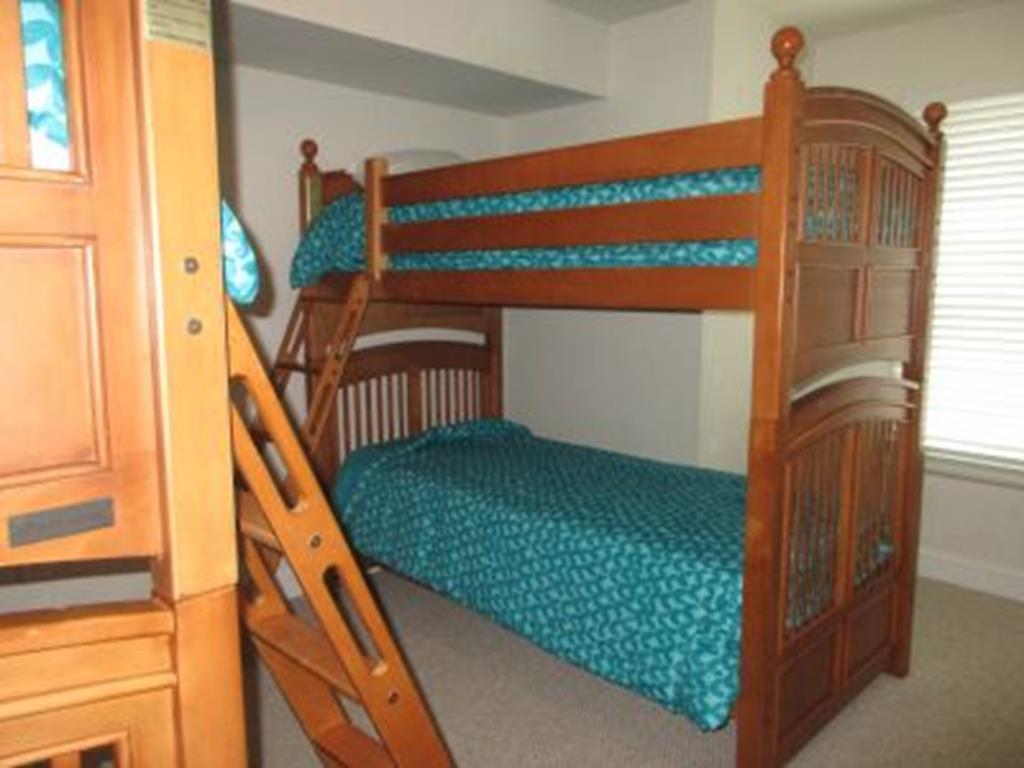 7601 Landis Avenue - Picture 