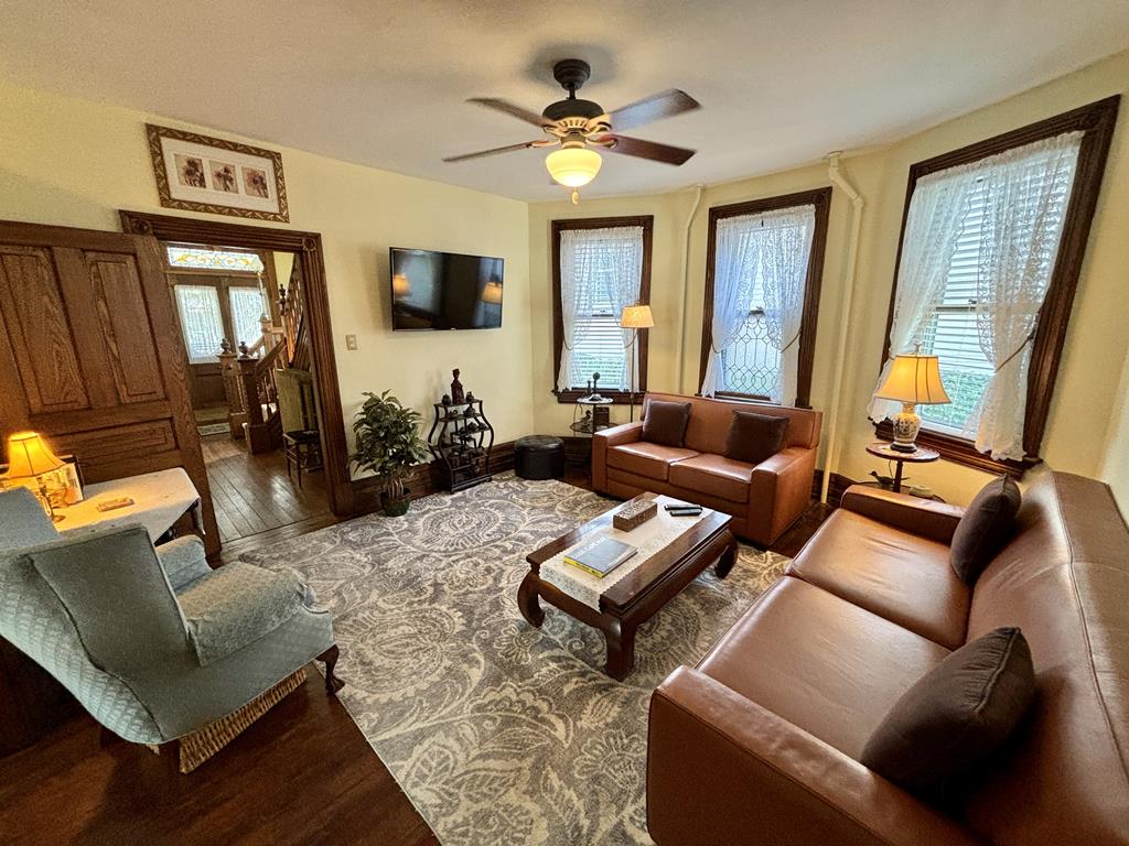 1023 Washington Street | Photo 11