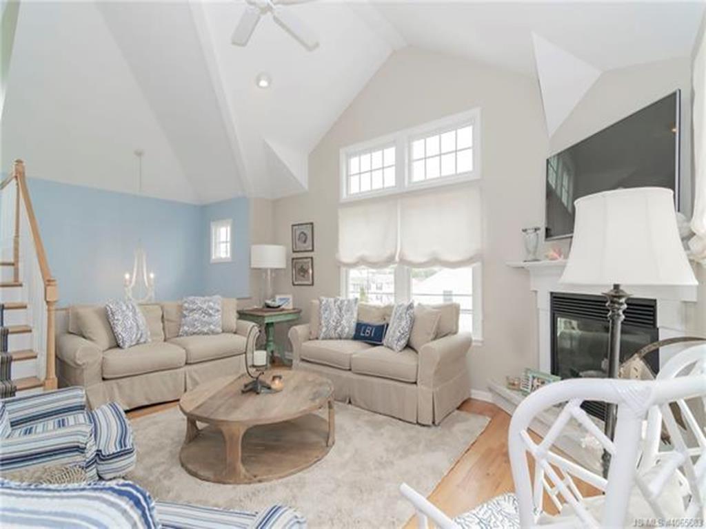 3008 Beach Avenue, Beach Haven Gardens (Ocean Side)