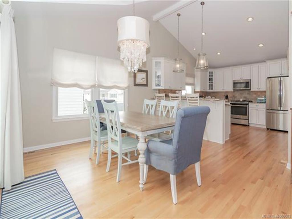 3008 Beach Avenue, Beach Haven Gardens (Ocean Side)