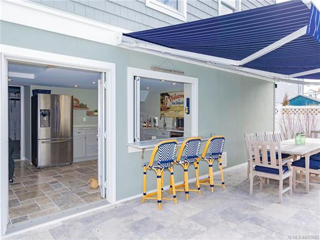 3008 Beach Avenue, Beach Haven Gardens (Ocean Side)