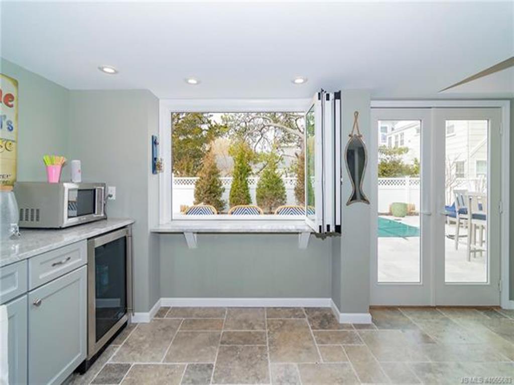 3008 Beach Avenue, Beach Haven Gardens (Ocean Side)