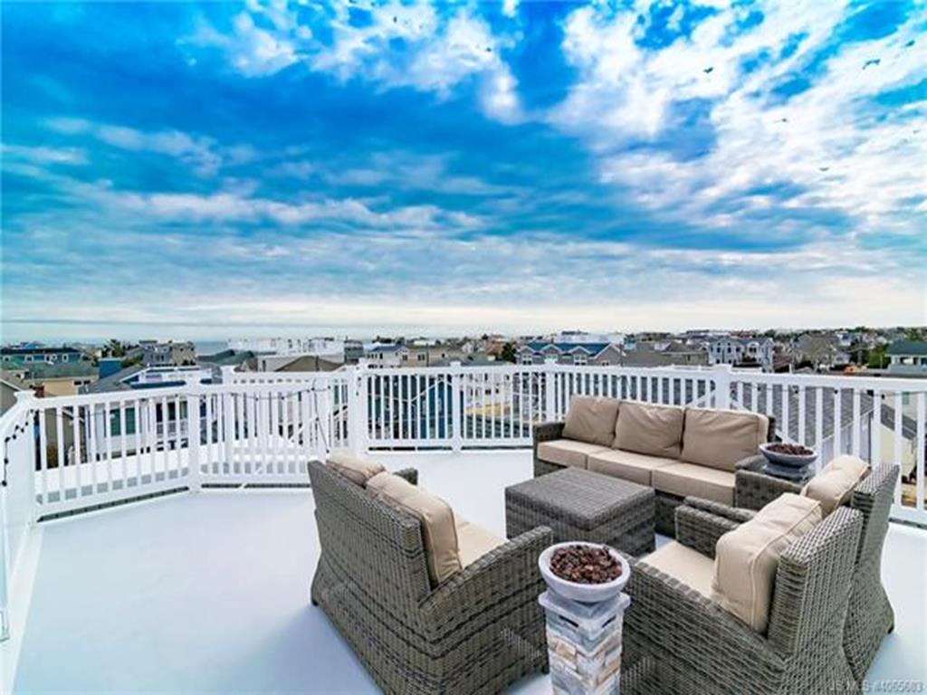 3008 Beach Avenue, Beach Haven Gardens (Ocean Side)