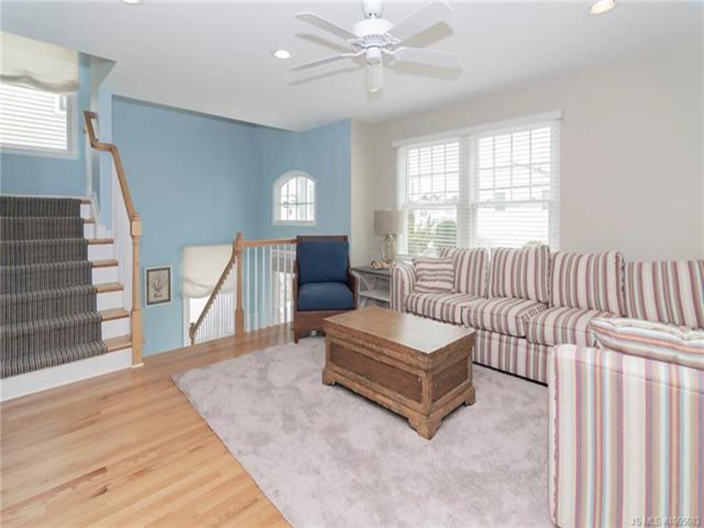 3008 Beach Avenue, Beach Haven Gardens (Ocean Side)