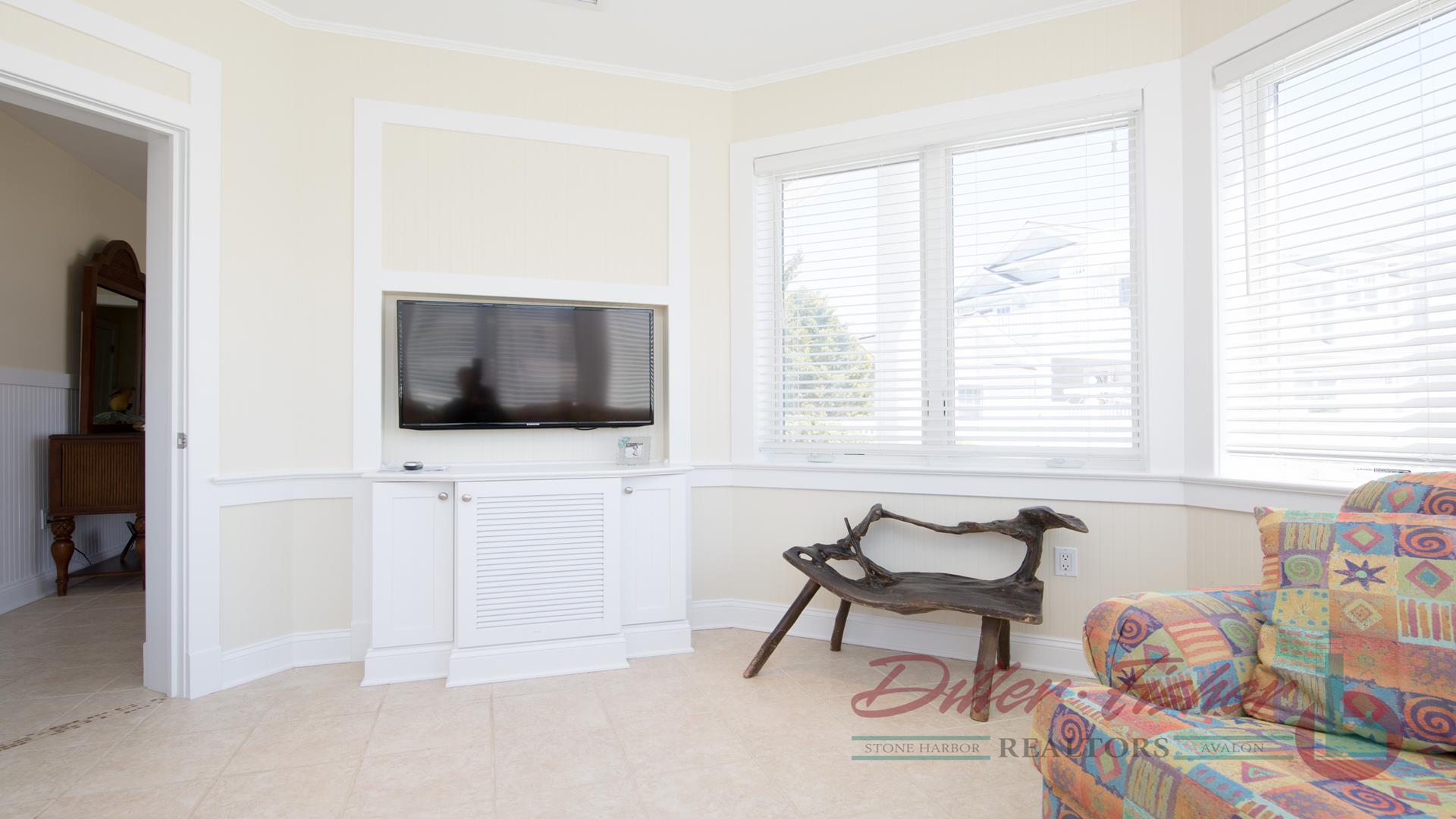 130 83rd Street, Stone Harbor (Center)