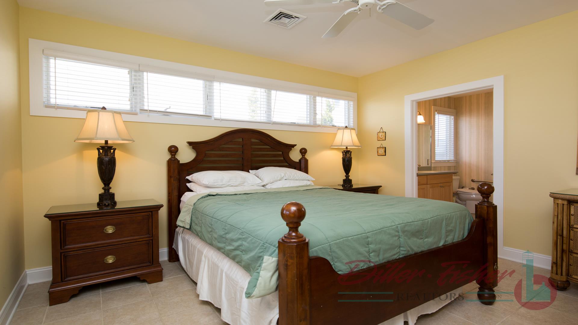 130 83rd Street, Stone Harbor (Center)