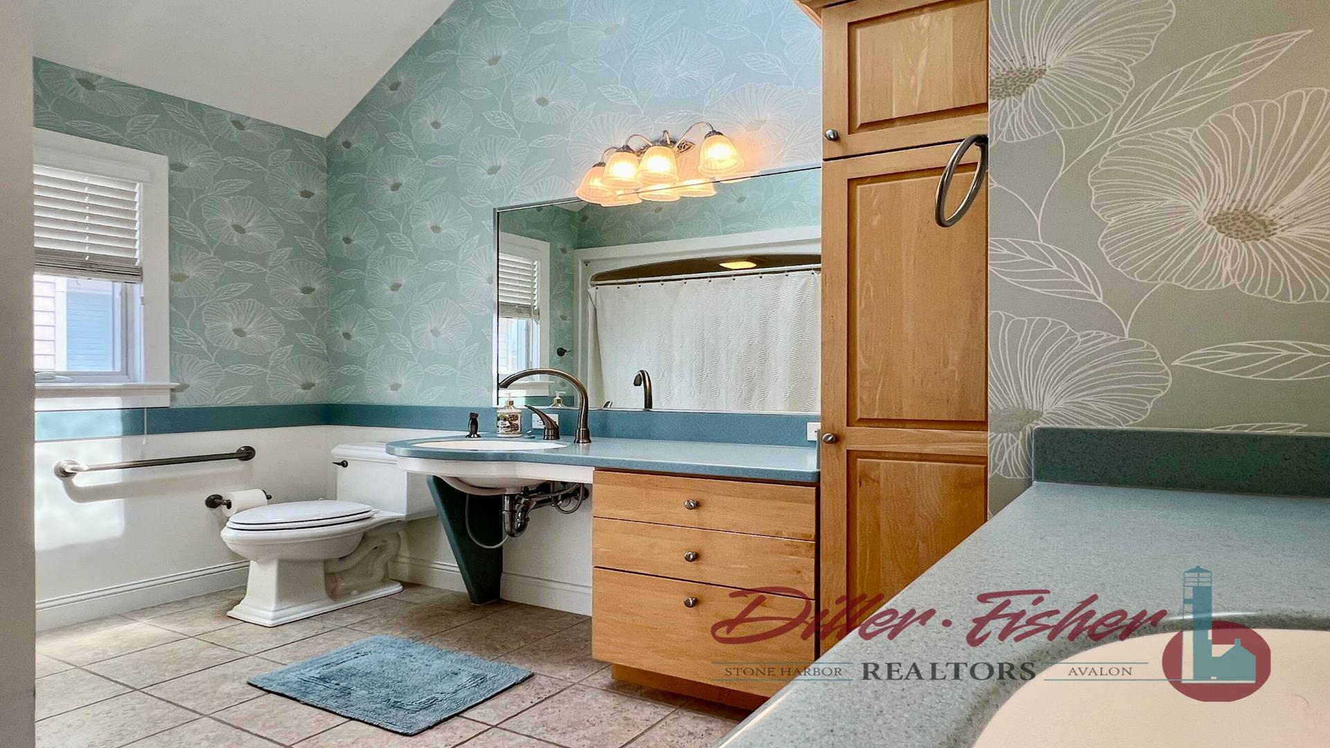 130 83rd Street, Stone Harbor (Center)