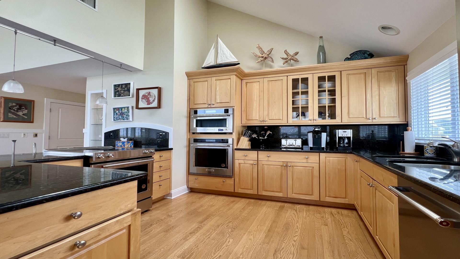 130 83rd Street, Stone Harbor (Center)