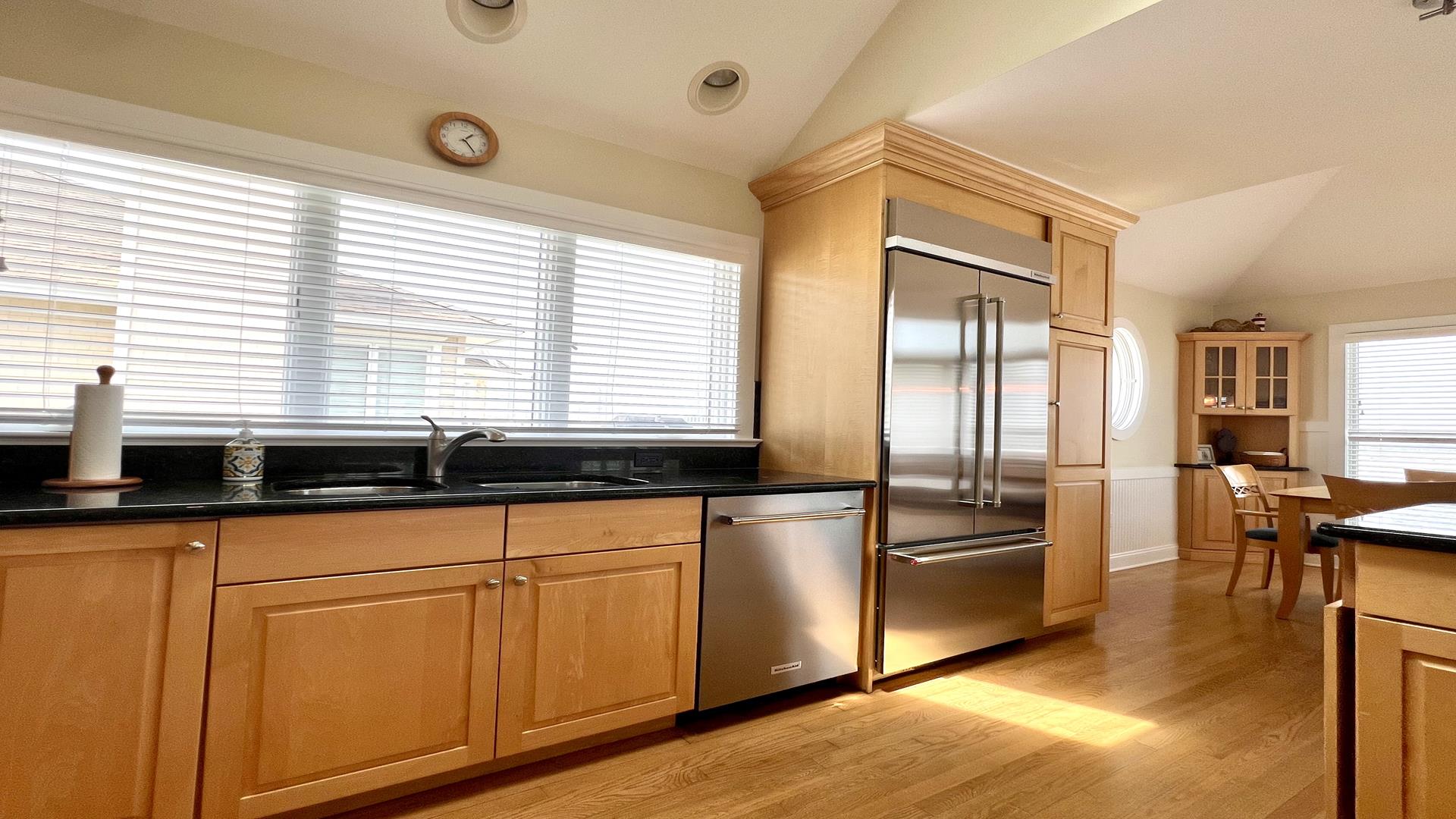 130 83rd Street, Stone Harbor (Center)