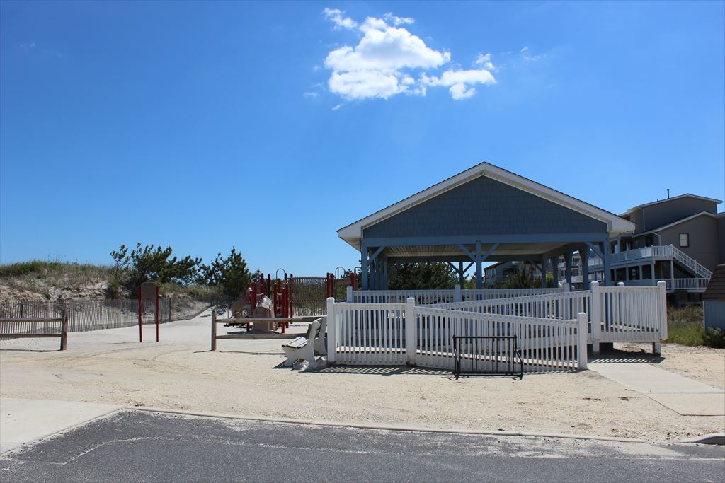 61 85th Street, Sea Isle City (Beach Block)