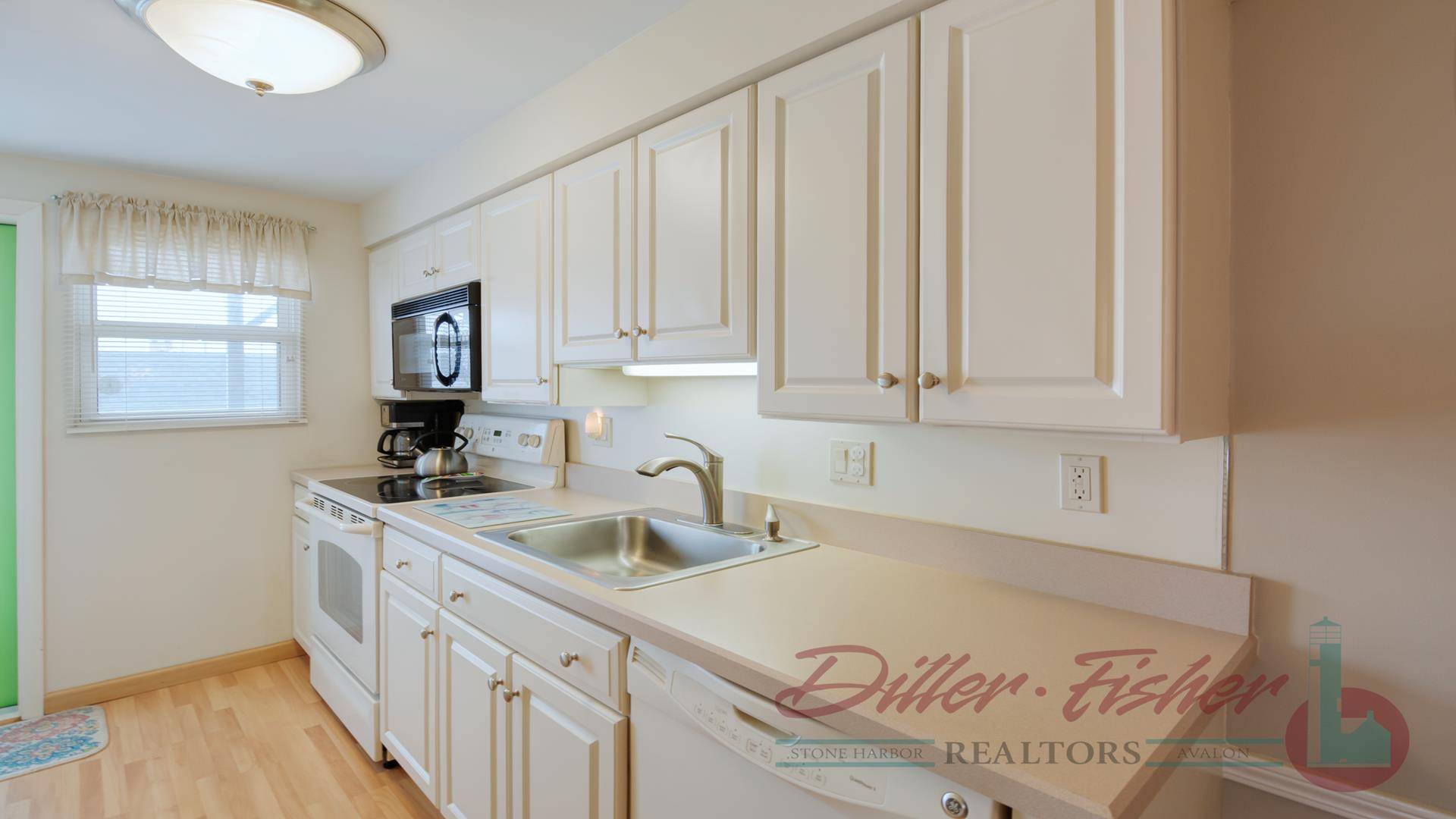 8931 Second Avenue, Stone Harbor (Center)