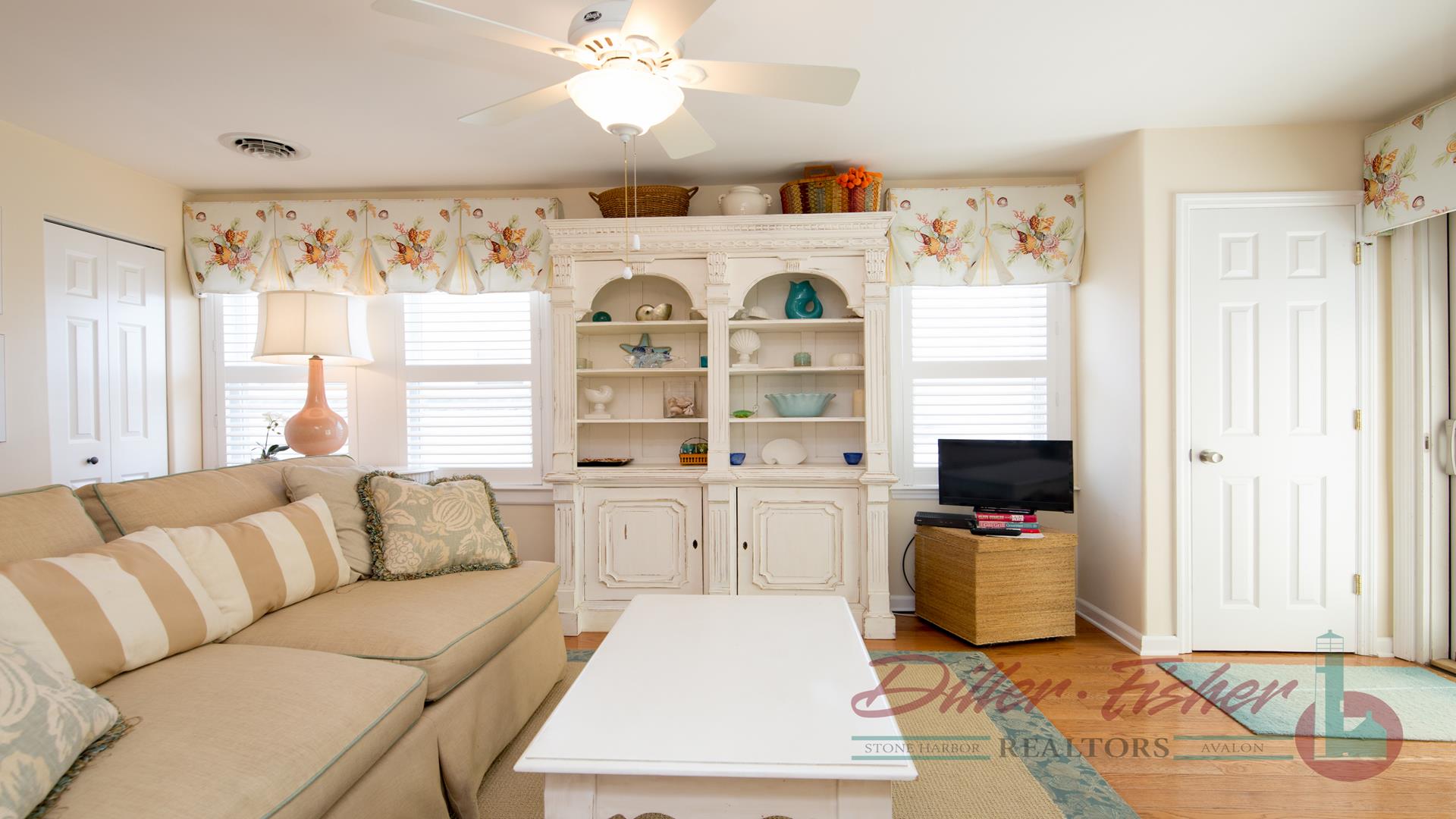 10007 First Avenue, Stone Harbor (Mid-Island)