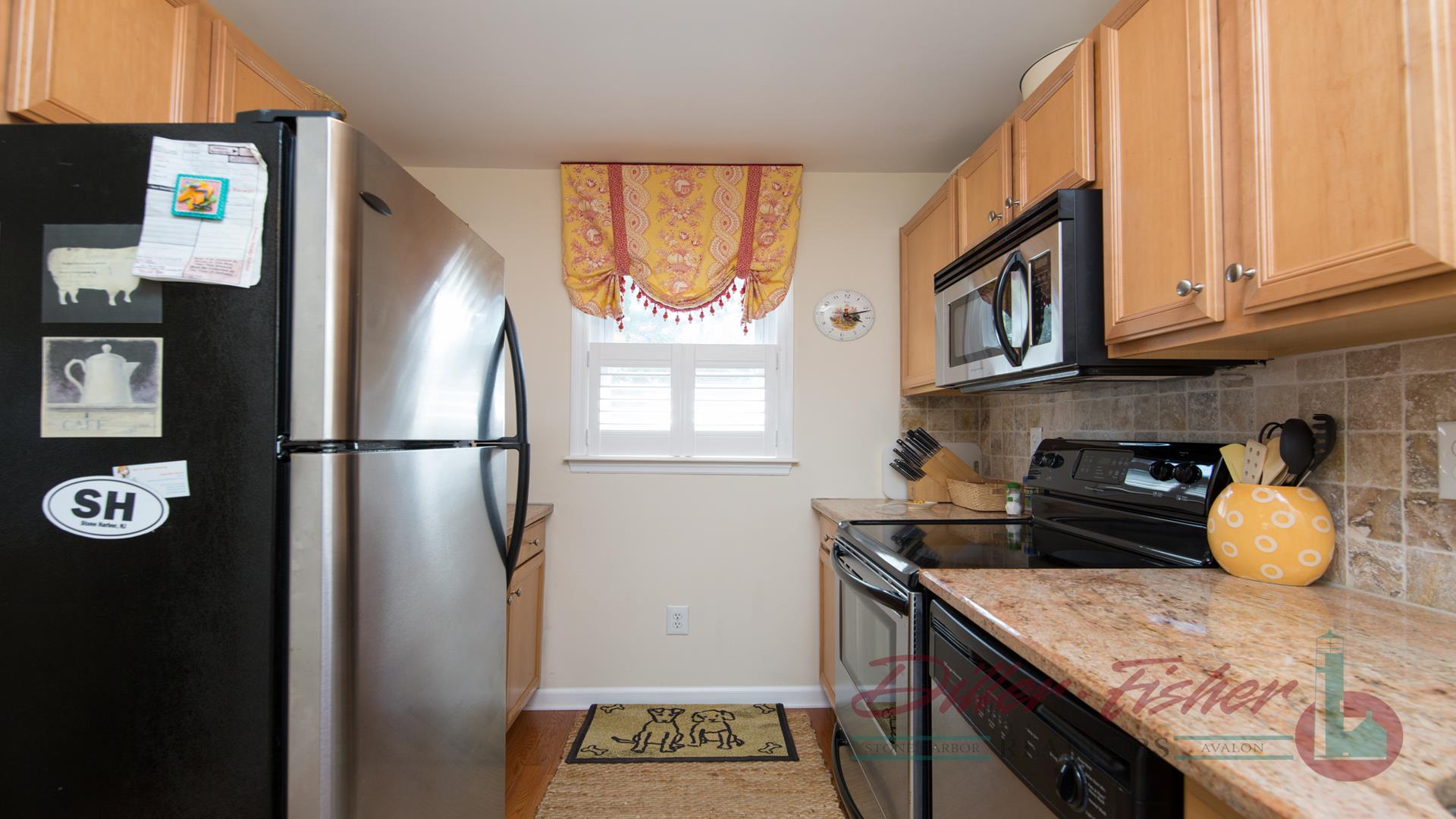 10007 First Avenue, Stone Harbor (Mid-Island)