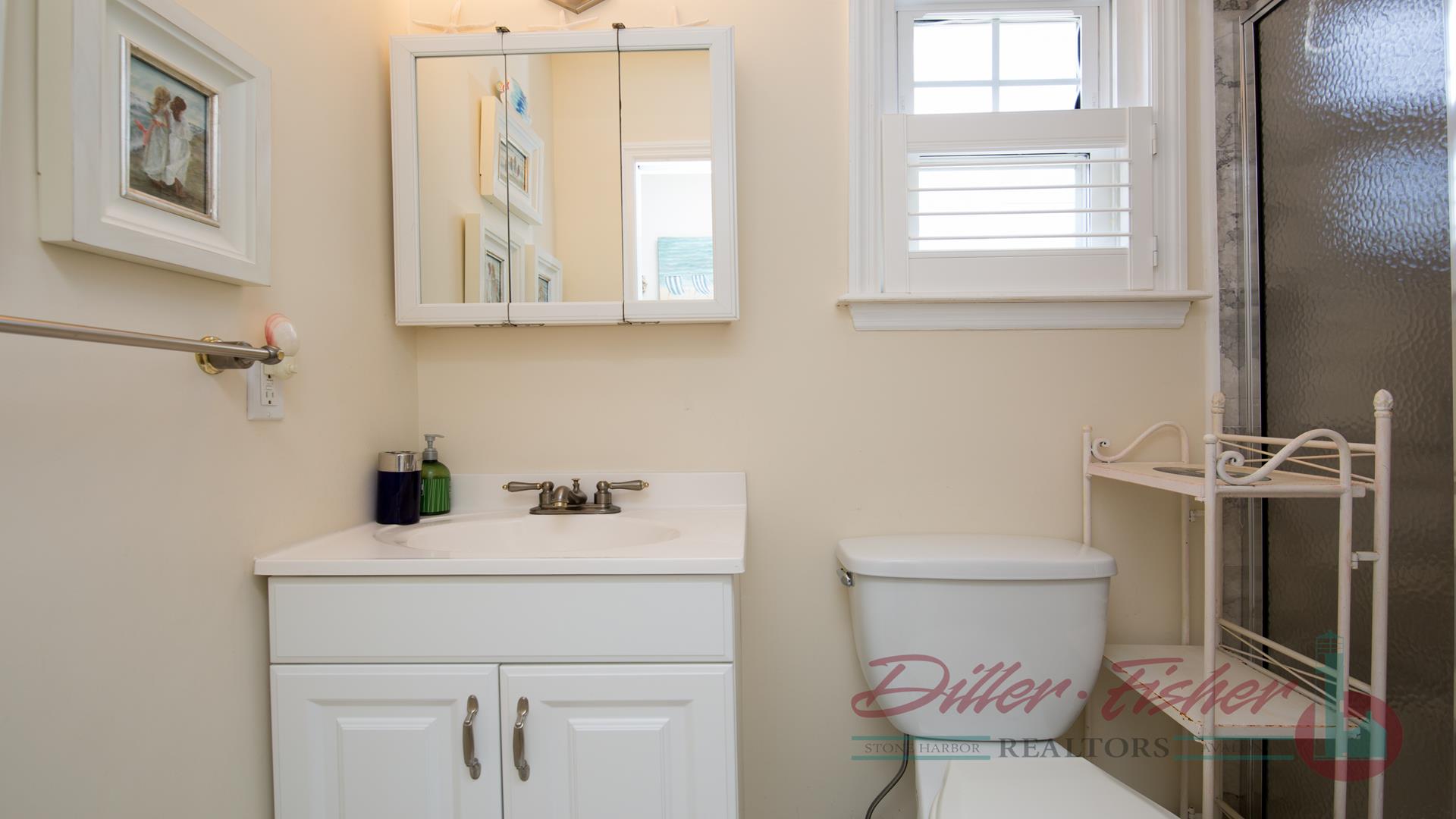 10007 First Avenue, Stone Harbor (Mid-Island)