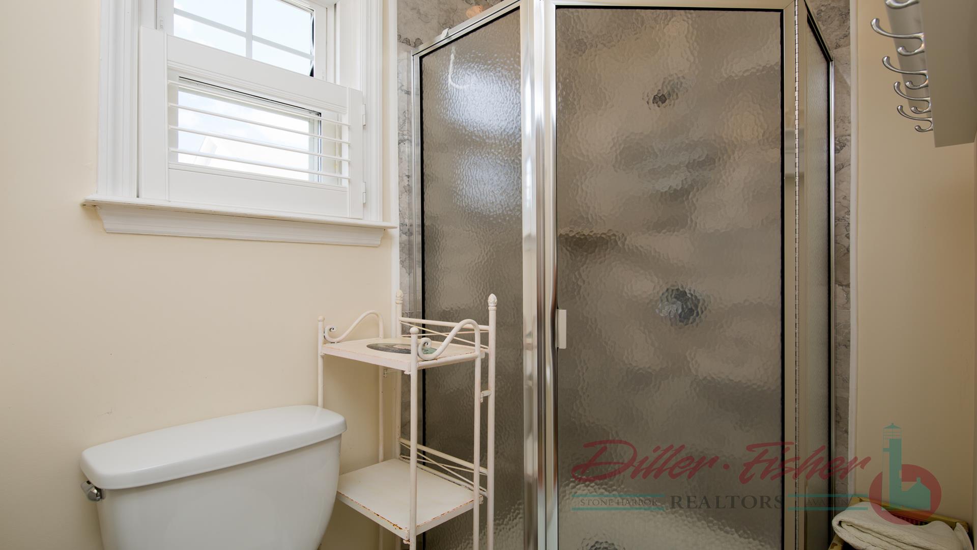 10007 First Avenue, Stone Harbor (Mid-Island)