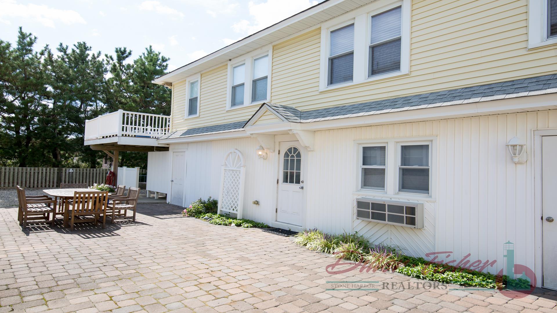 10007 First Avenue, Stone Harbor (Mid-Island)