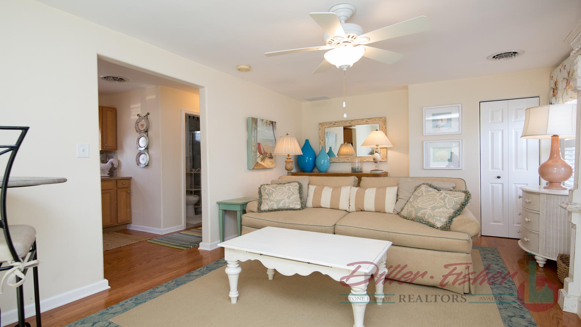 10007 First Avenue, Stone Harbor (Mid-Island)