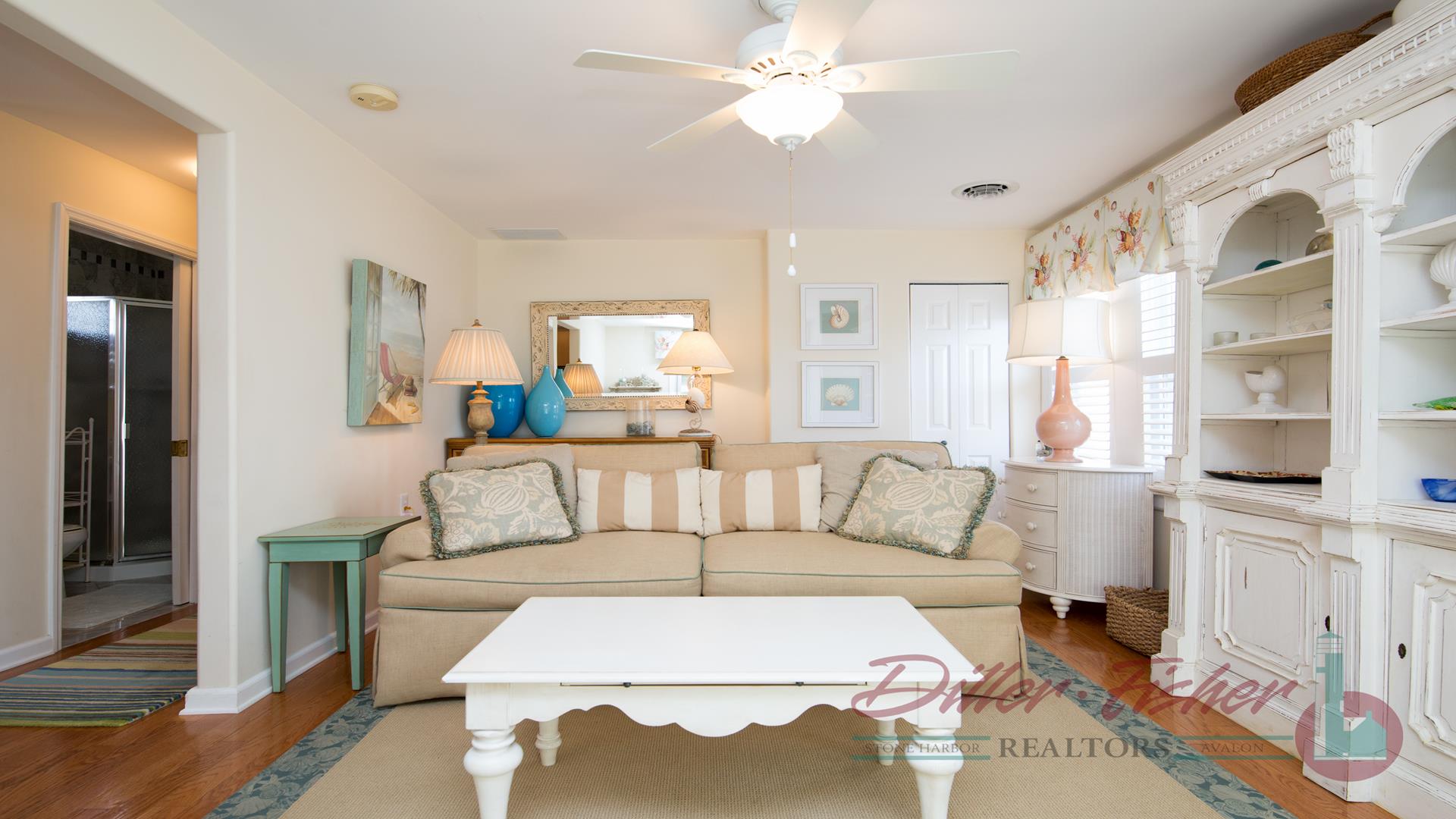 10007 First Avenue, Stone Harbor (Mid-Island)