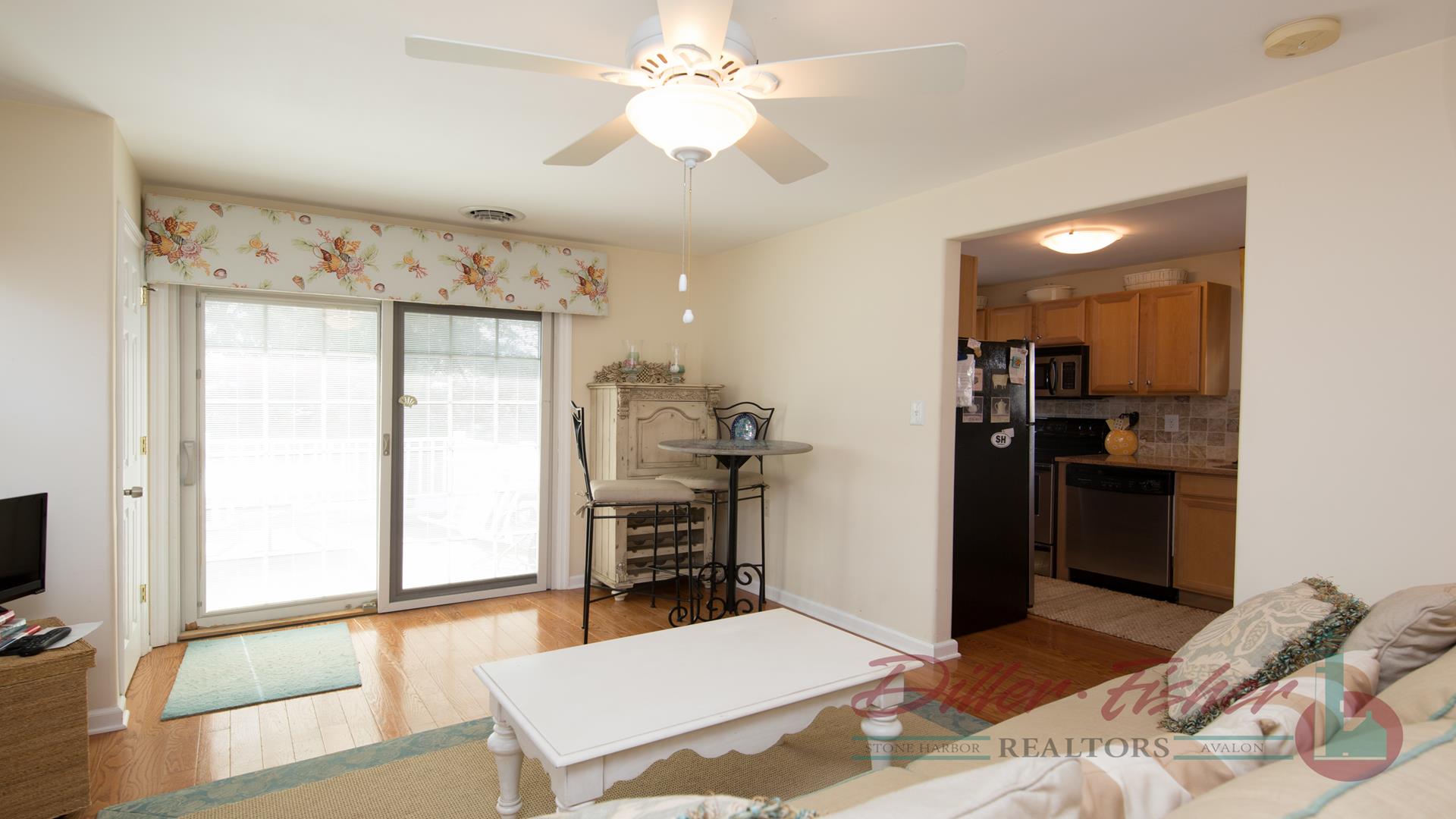 10007 First Avenue, Stone Harbor (Mid-Island)