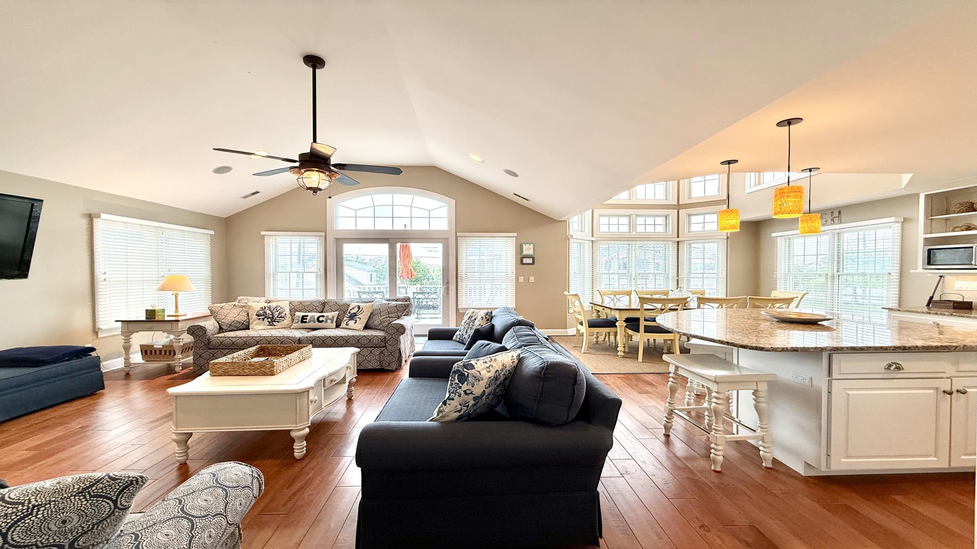 168 84th Street, Stone Harbor (Center)