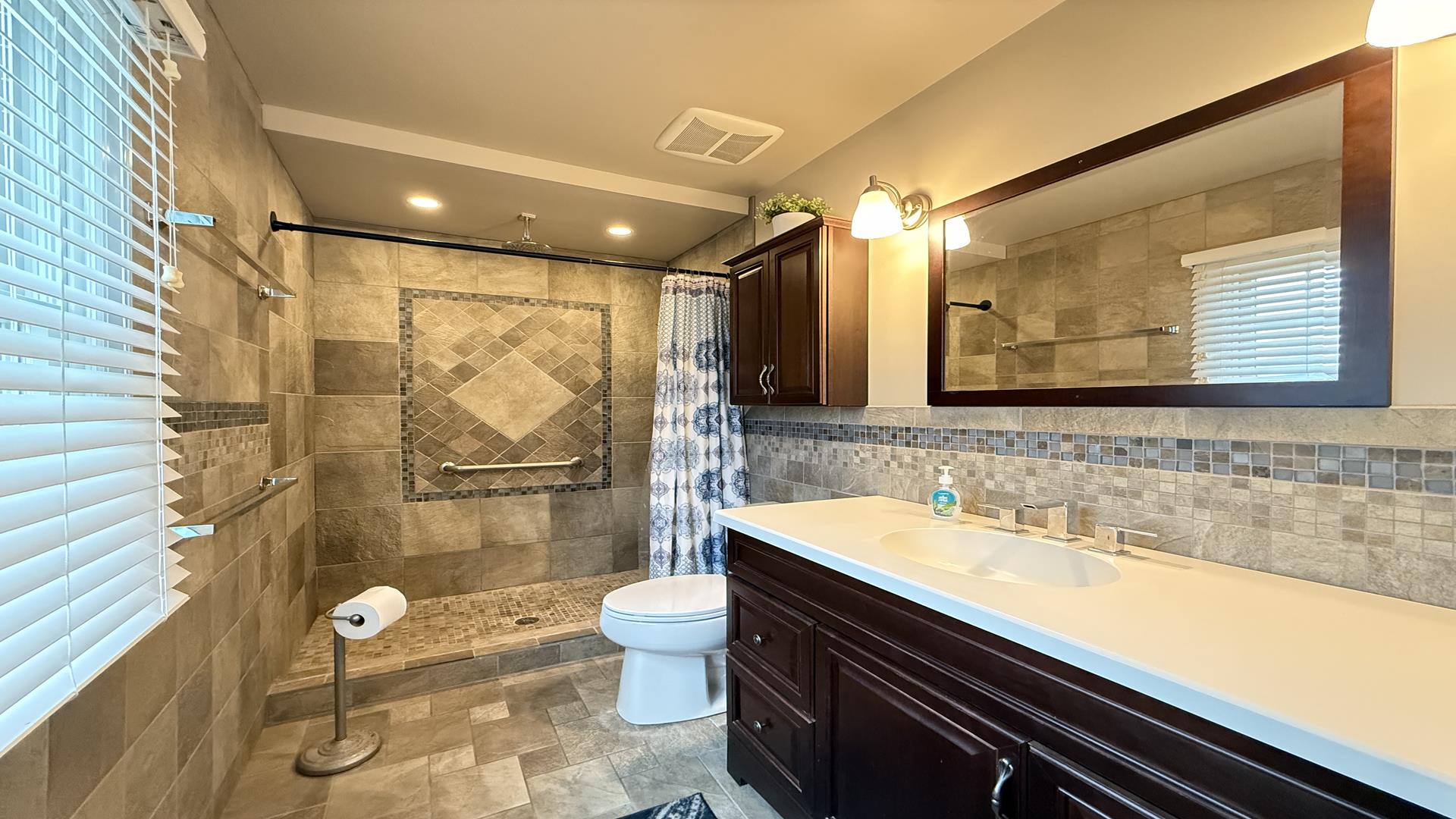 168 84th Street, Stone Harbor (Center)