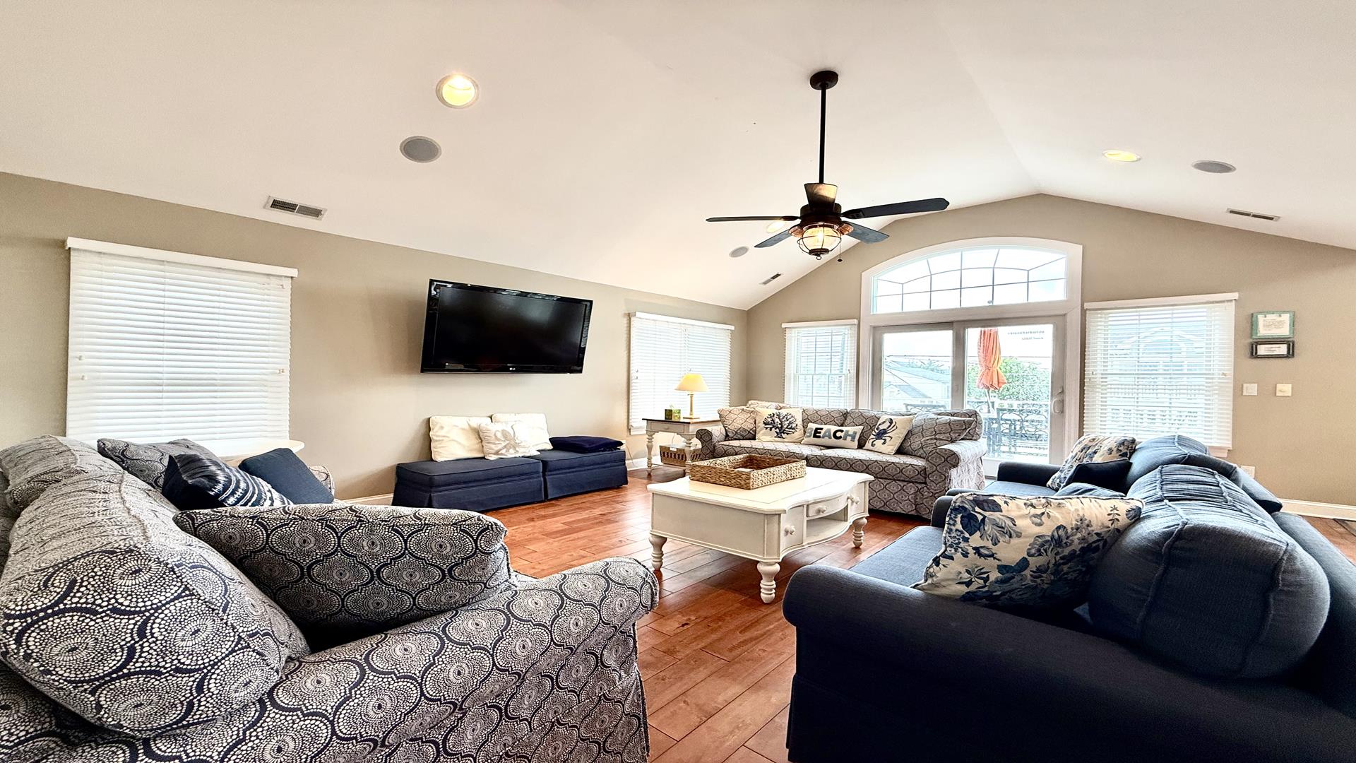 168 84th Street, Stone Harbor (Center)