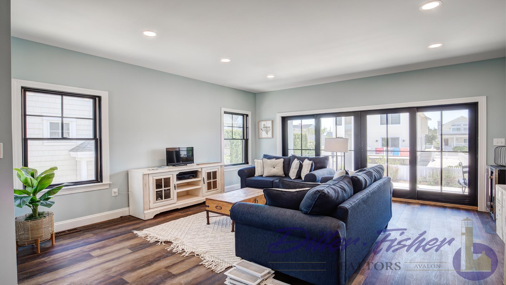 261 90th Street, Stone Harbor (Center)