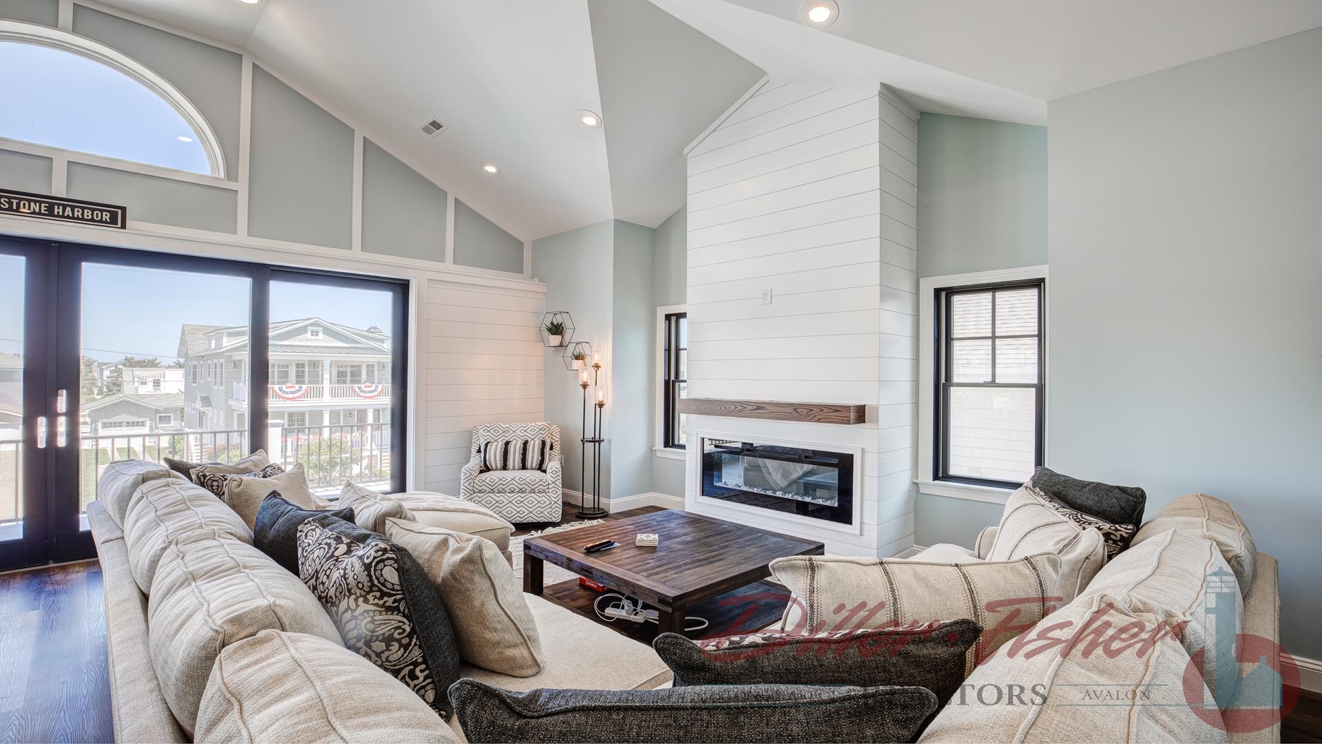 261 90th Street, Stone Harbor (Center)