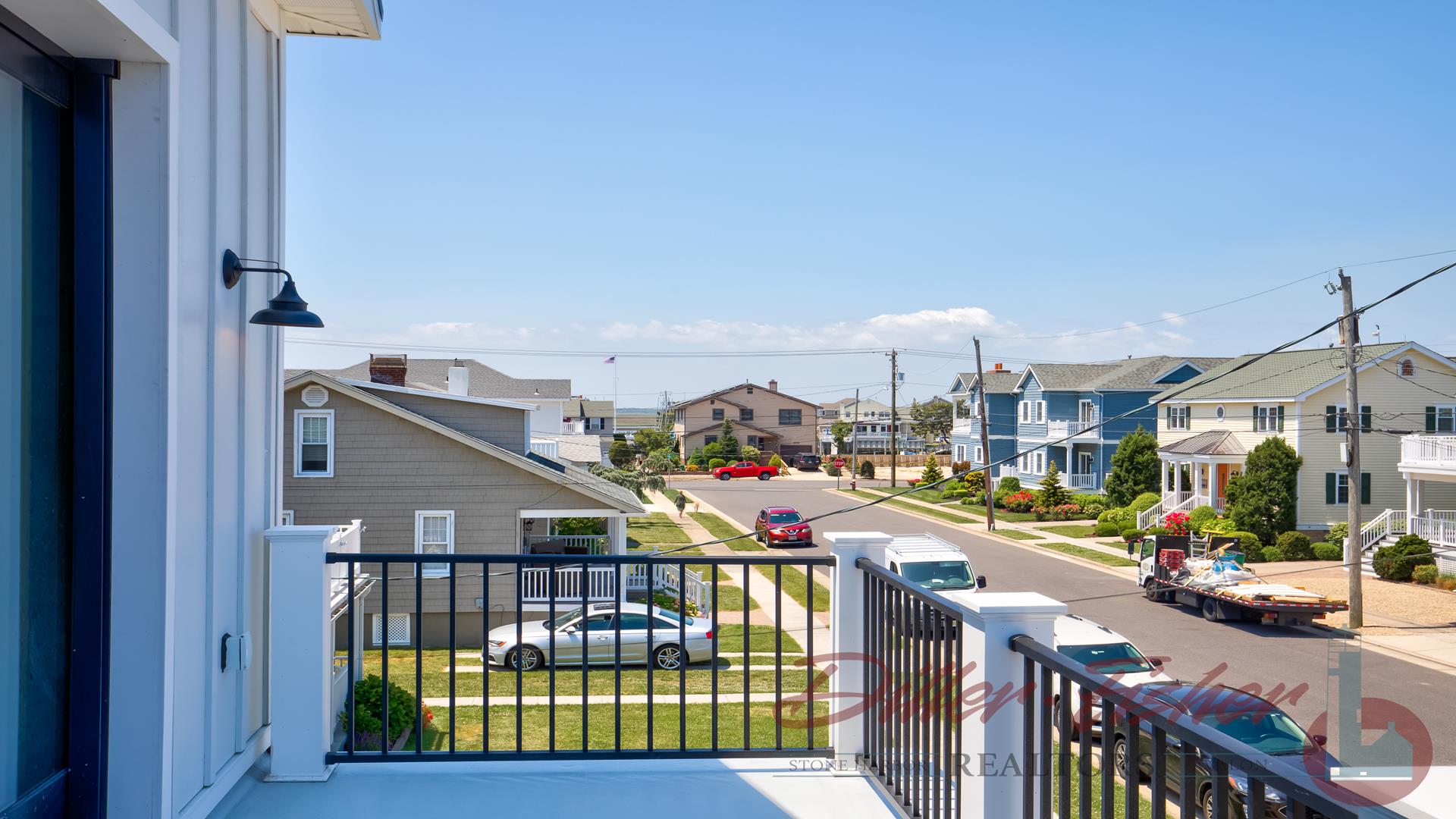 261 90th Street, Stone Harbor (Center)