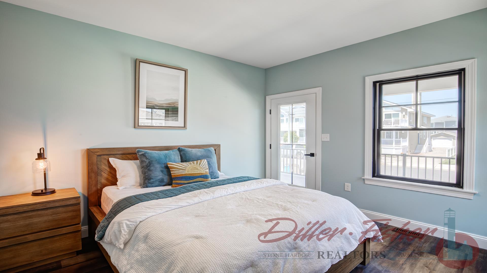 261 90th Street, Stone Harbor (Center)