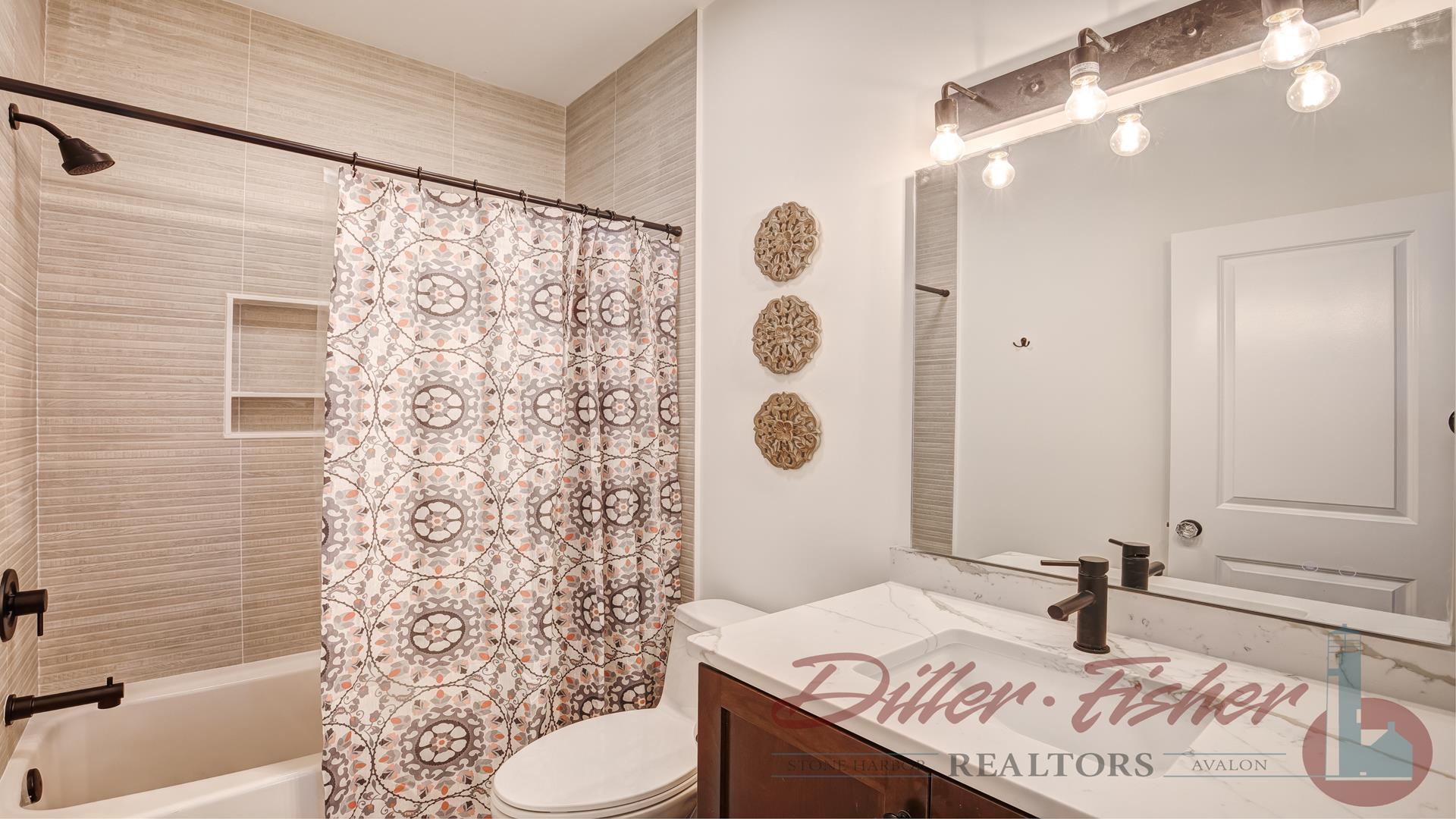 261 90th Street, Stone Harbor (Center)