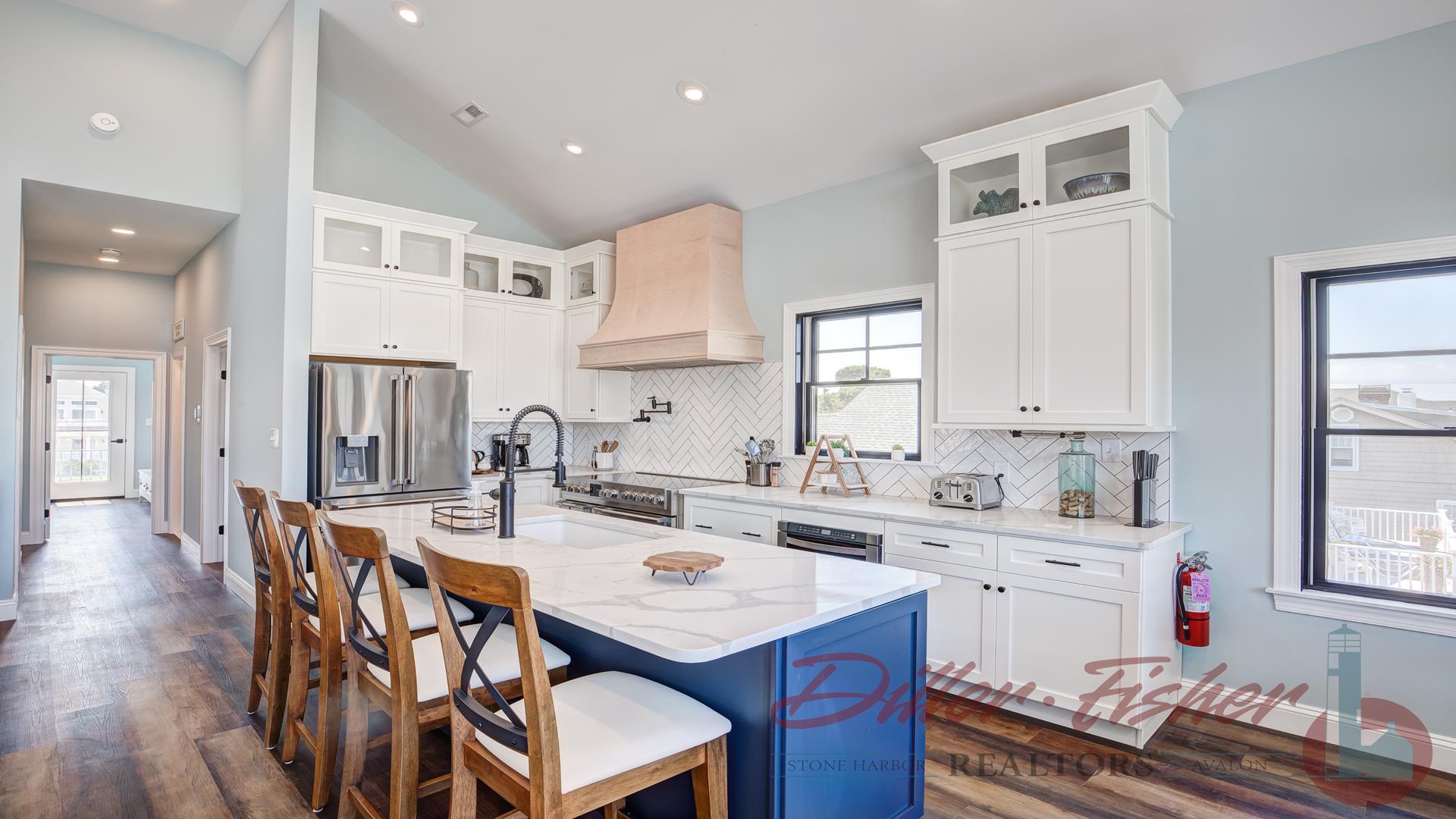 261 90th Street, Stone Harbor (Center)